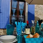 Chez Fins Bois Bed & Breakfast