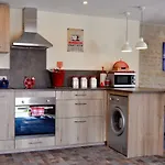 Chez Fins Bois Bed & Breakfast Nere