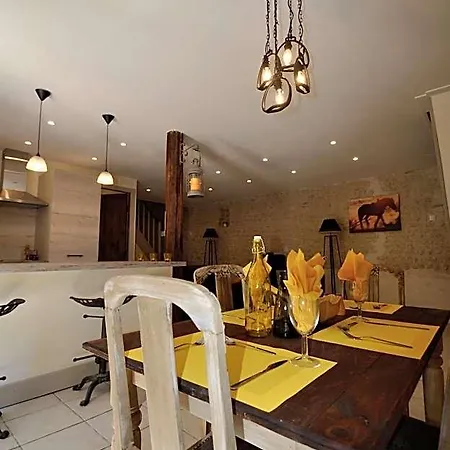 Bed & Breakfast Chez Fins Bois