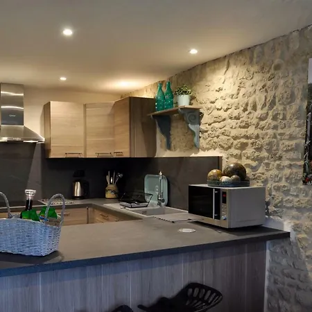 Chez Fins Bois Couette-café 4*