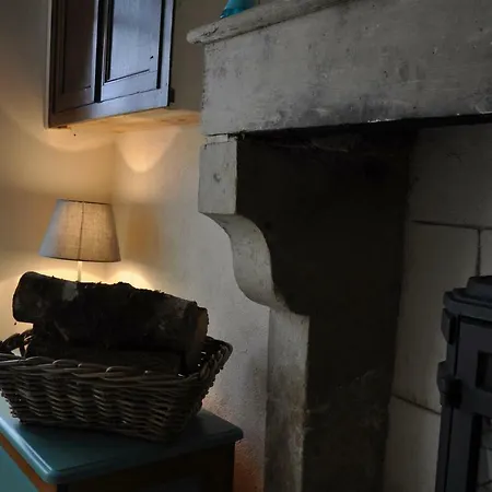 Chez Fins Bois Bed & Breakfast