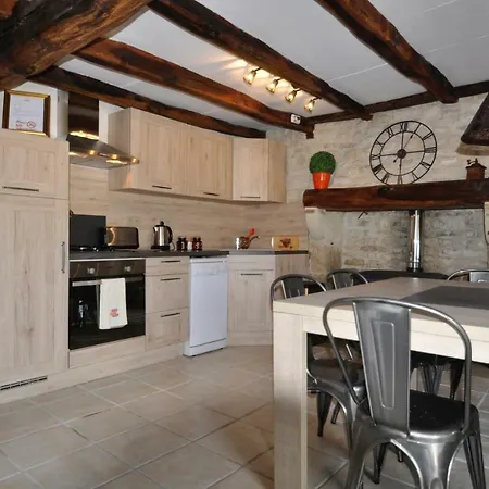 Chez Fins Bois Bed & Breakfast