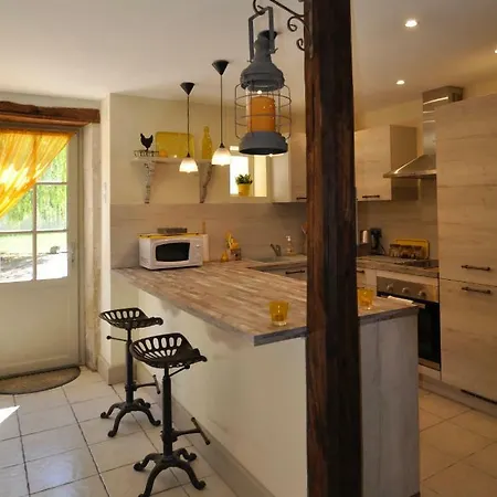 Nocleg ze śniadaniem Chez Fins Bois 4*