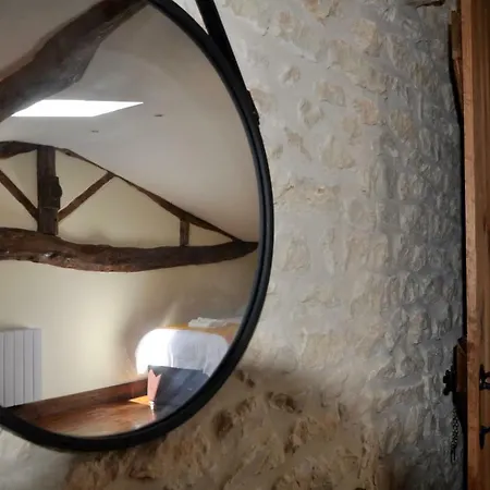 Chez Fins Bois Bed & Breakfast 4*