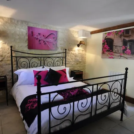 Chez Fins Bois Bed & Breakfast
