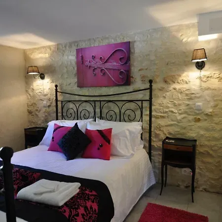 Chez Fins Bois Bed & Breakfast