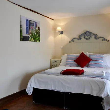 Bed & Breakfast Chez Fins Bois